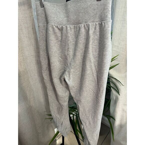 Nike Yoga Flow Pants 7/8 Joggers Sweats Lounge Workout Medium Gray - Picture 3 of 5